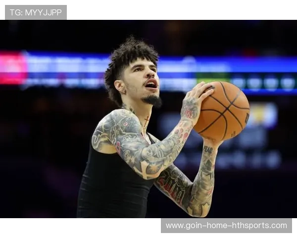 拉梅洛助攻点燃全队,黄蜂比赛进入高潮